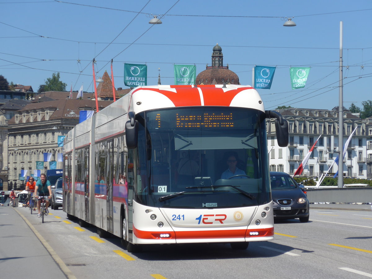 (173'835) - VBL Luzern - Nr. 241 - Hess/Hess Doppelgelenktrolleybus am 8. August 2016 in Luzern, Bahnhofbr�cke