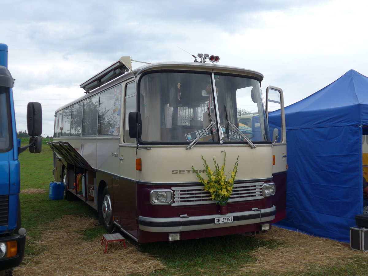 (174'063) - Aus der Schweiz: Br�ngger, Elgg - SH 27'151 - Setra am 20. August 2016 in B�singen, Bahnhof