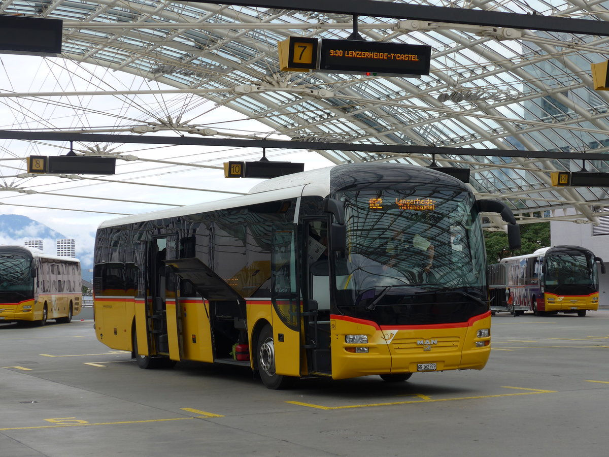(174'119) - PostAuto Graub�nden - GR 162'979 - MAN am 21. August 2016 in Chur, Postautostation