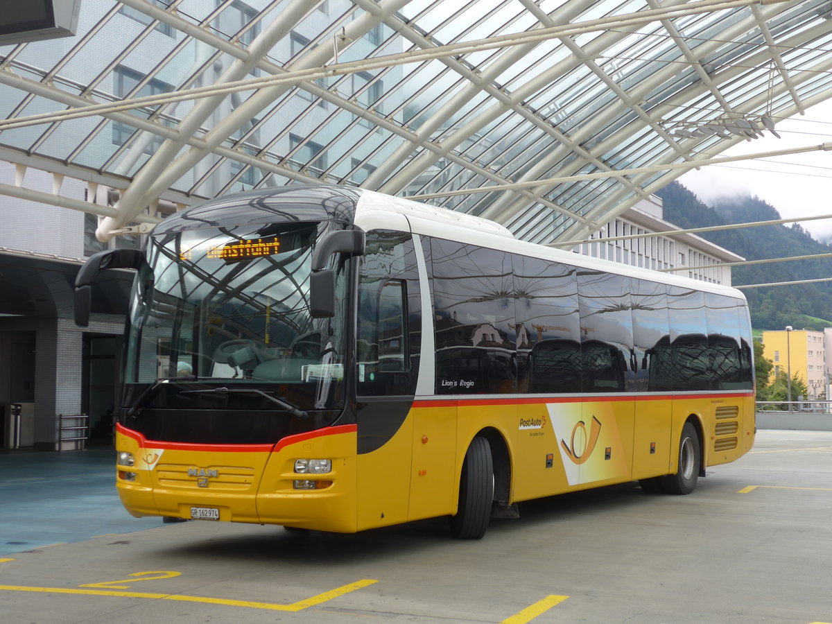 (174'146) - PostAuto Graub�nden - GR 162'974 - MAN am 21. August 2016 in Chur, Postautostation
