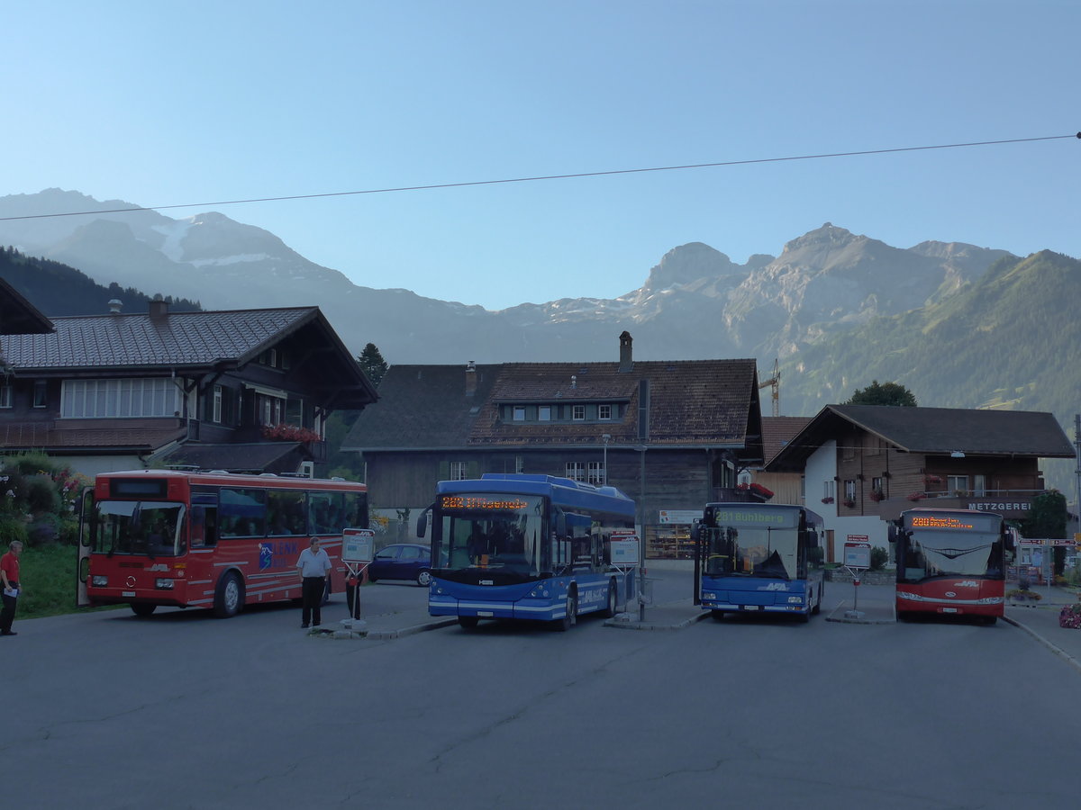 (174'298) - AFA Adelboden - Nr. 50/BE 645'415 - Vetter (ex AVG Grindelwald Nr. 21) + Nr. 57/BE 272'798 - Scania/Hess + Nr. 56/BE 611'030 - MAN/G�ppel + Nr. 51/BE 25'802 - Solaris am 27. August 2016 beim Bahnhof Lenk