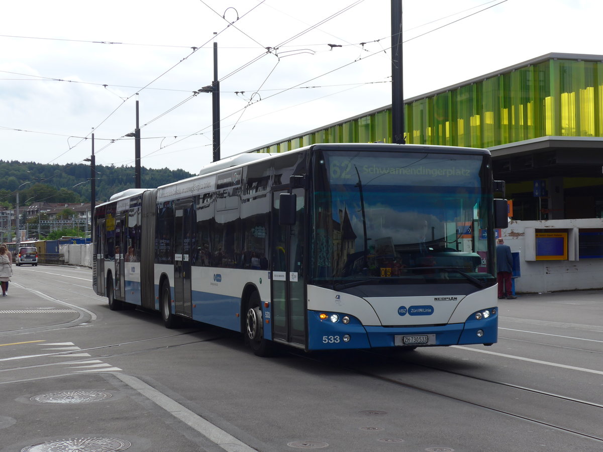 (174'641) - VBZ Z�rich - Nr. 533/ZH 730'533 - Neoplan am 5. September 2016 beim Bahnhof Z�rich-Oerlikon