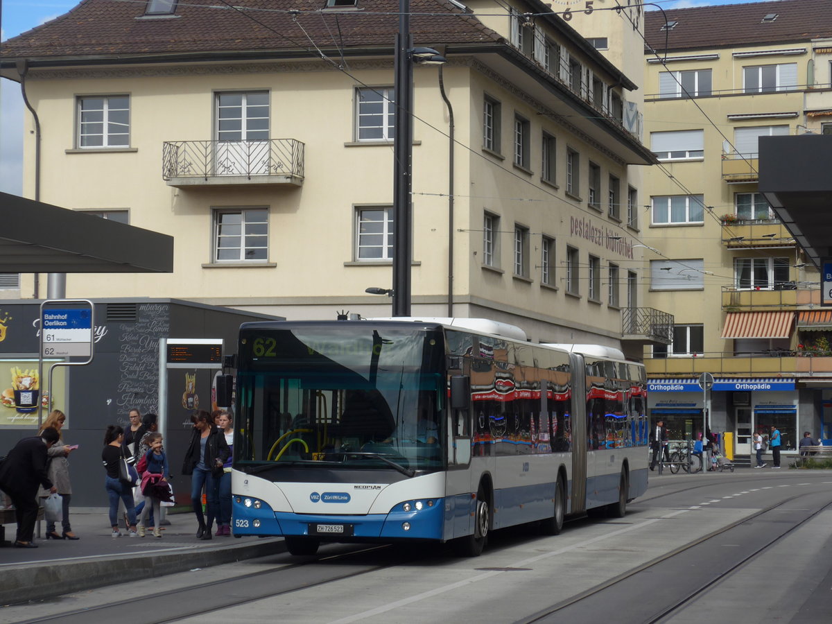(174'643) - VBZ Z�rich - Nr. 523/ZH 726'523 - Neoplan am 5. September 2016 beim Bahnhof Z�rich-Oerlikon