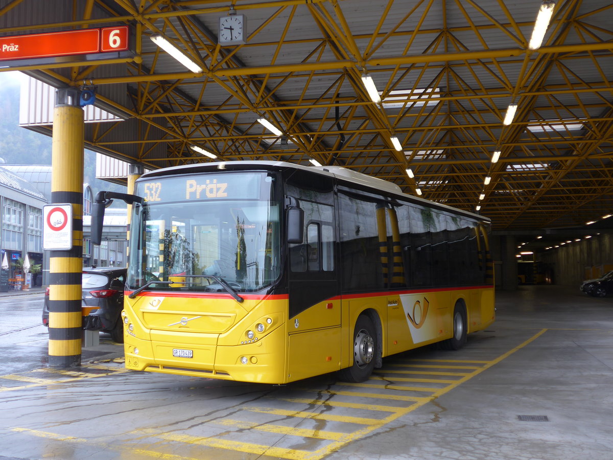 (174'940) - PostAuto Graub�nden - GR 170'439 - Volvo am 18. September 2016 in Thusis, Postautostation