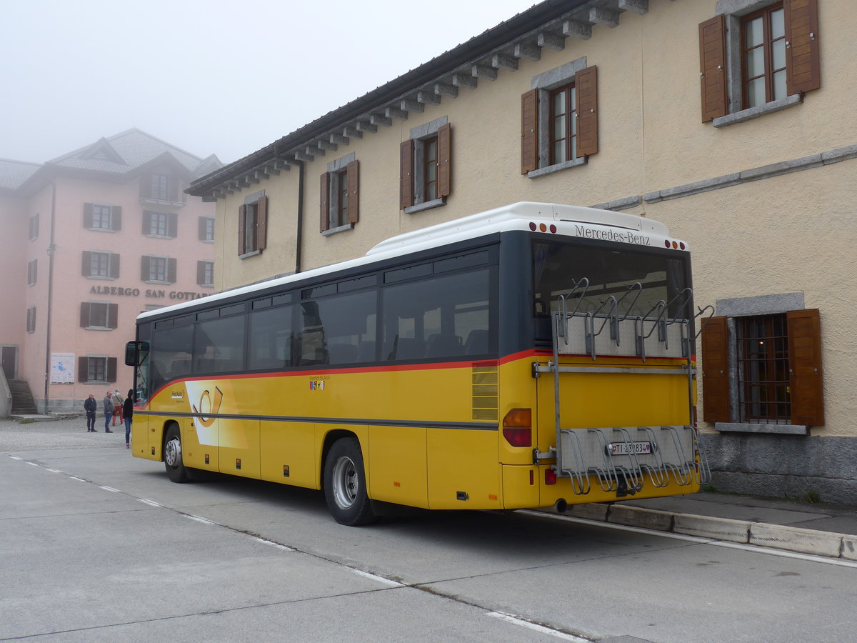 (175'016) - Marchetti, Airolo - TI 239'834 - Mercedes (ex AVG Meiringen Nr. 70) am 18. September 2016 in Gotthard, Passh�he