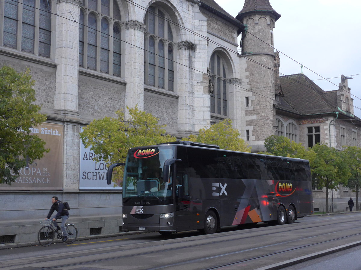 (175'723) - Domo, Glattbrugg - SG 373'982 - Van Hool am 18. Oktober 2016 beim Bahnhof Z�rich
