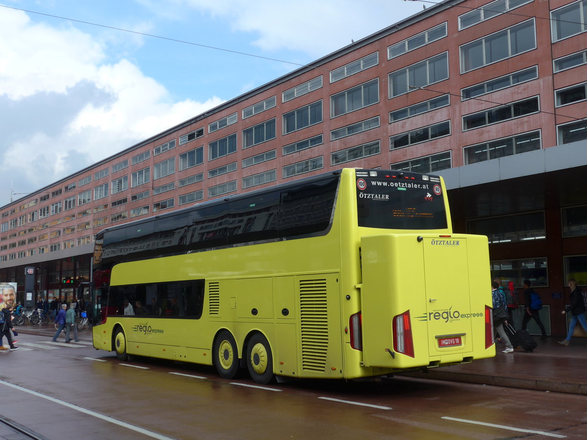 (175'792) - �VG S�lden - IM OVG 18 - Van Hool am 18. Oktober 2016 beim Bahnhof Innsbruck
