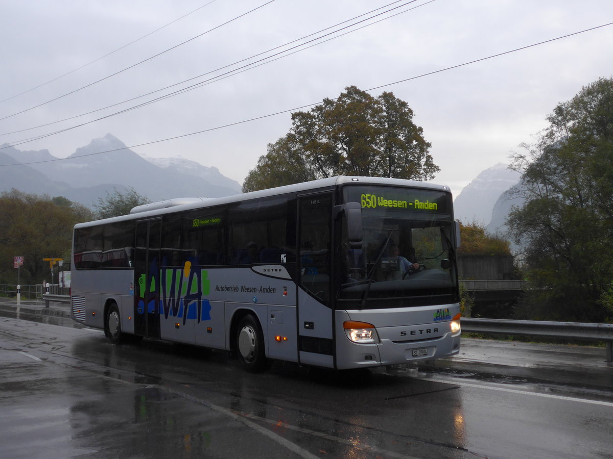 (176'320) - AWA Amden - Nr. 4/SG 39'004 - Setra am 23. Oktober 2016 beim Bahnhof Ziegelbr�cke