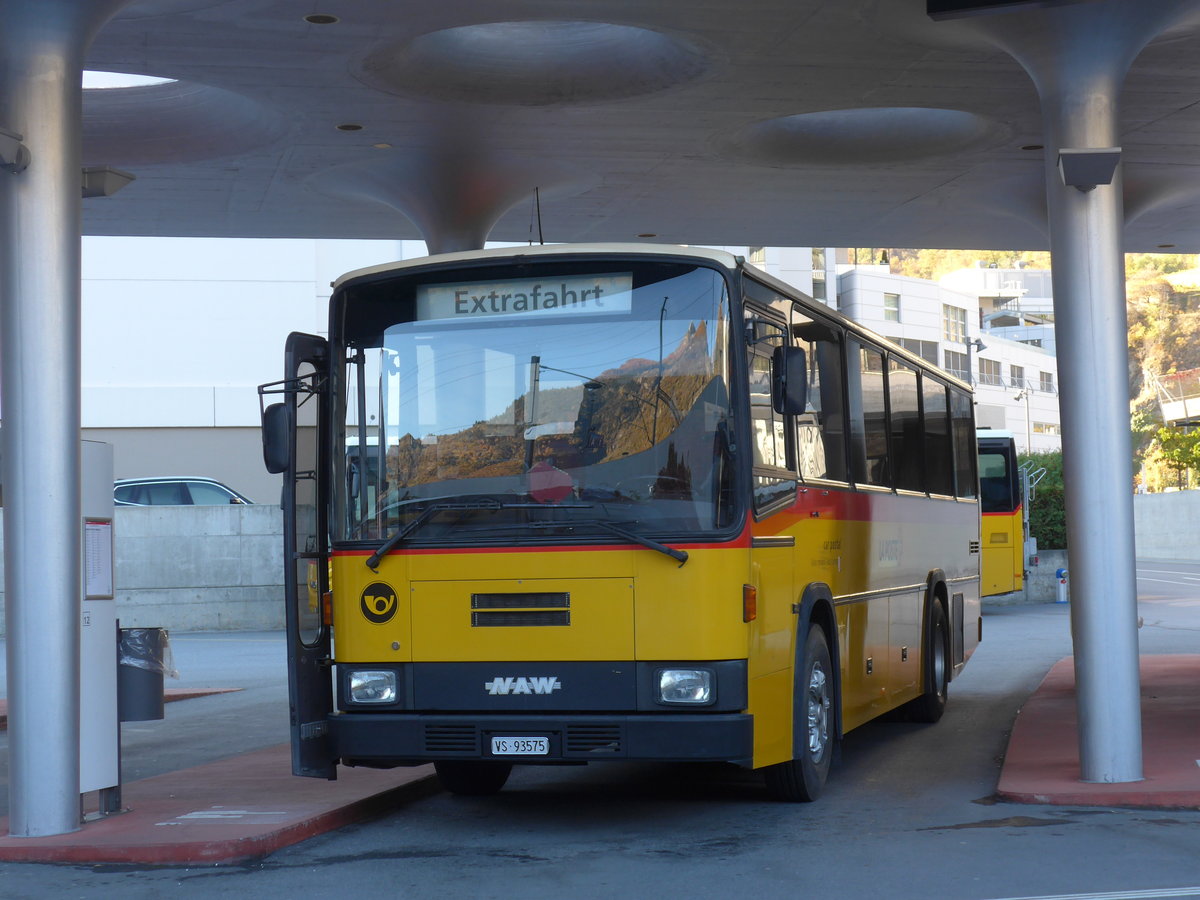 (176'379) - Oser, B�rchen - VS 93'575 - NAW/Lauber (ex Epiney, Ayer) am 30. Oktober 2016 beim Bahnhof Visp