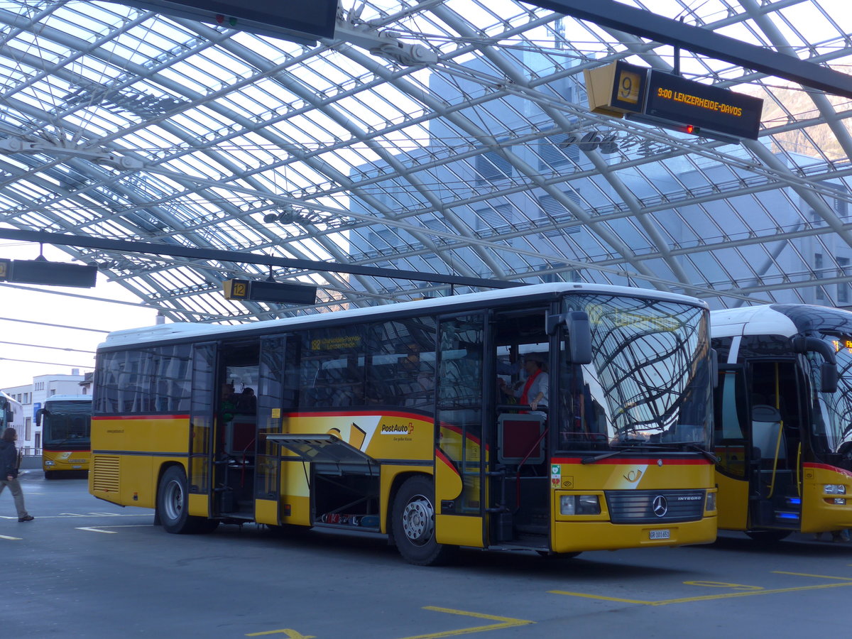 (177'050) - PostAuto Graub�nden - GR 101'651 - Mercedes am 10. Dezember 2016 in Chur, Postautostation