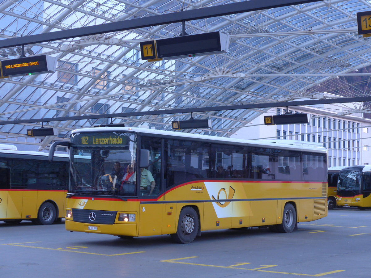 (177'059) - PostAuto Graub�nden - GR 101'651 - Mercedes am 10. Dezember 2016 in Chur, Postautostation