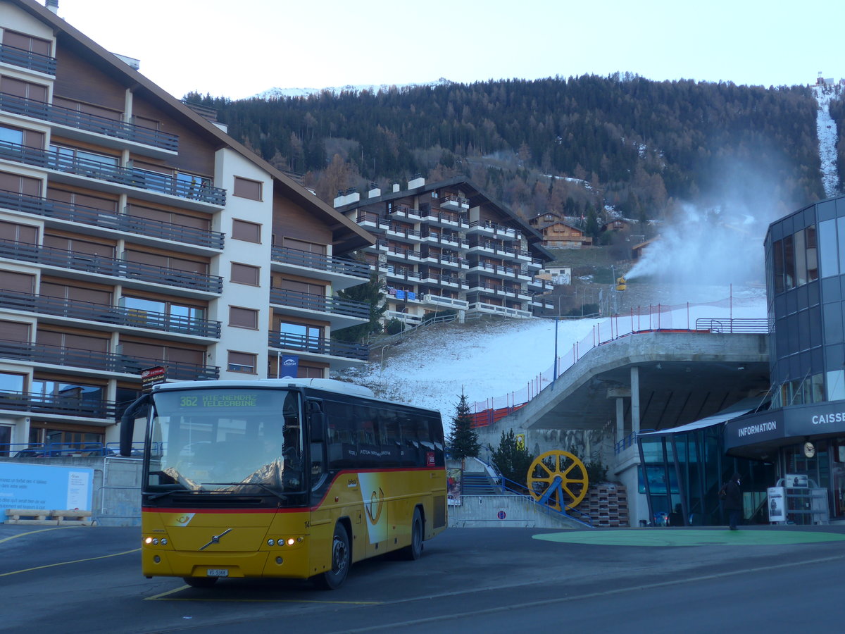 (177'239) - Lathion, Sion - Nr. 14/VS 5368 - Volvo am 18. Dezember 2016 in Haute-Nendaz, T�l�cabine