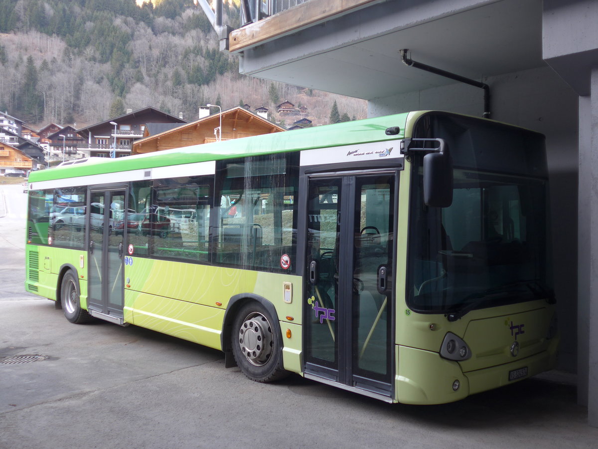 (177'559) - TPC Aigle - Nr. 15/VS 324'574 - Irisbus am 2. Januar 2017 beim Bahnhof Champ�ry