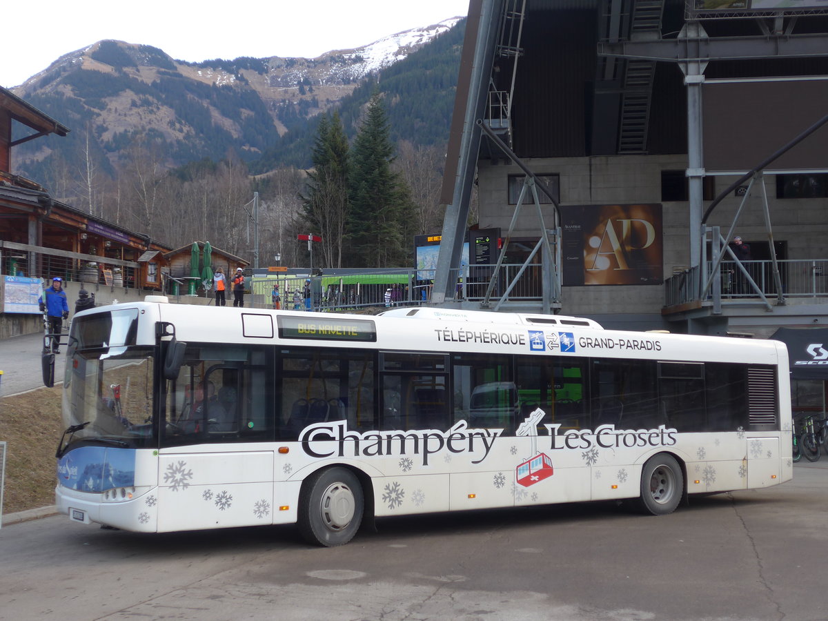 (177'562) - TPC Aigle - Nr. 16/VS 353'284 - Solaris (ex ATE Bus, Effretikon Nr. 45) am 2. Januar 2017 beim Bahnhof Champ�ry