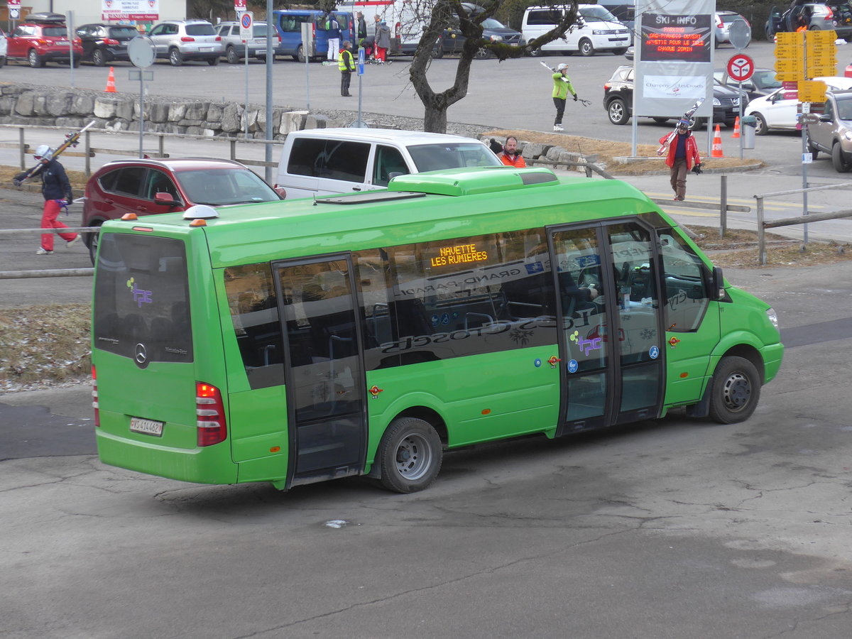 (177'569) - TPC Aigle - Nr. 11/VS 414'462 - Mercedes am 2. Januar 2017 beim Bahnhof Champ�ry