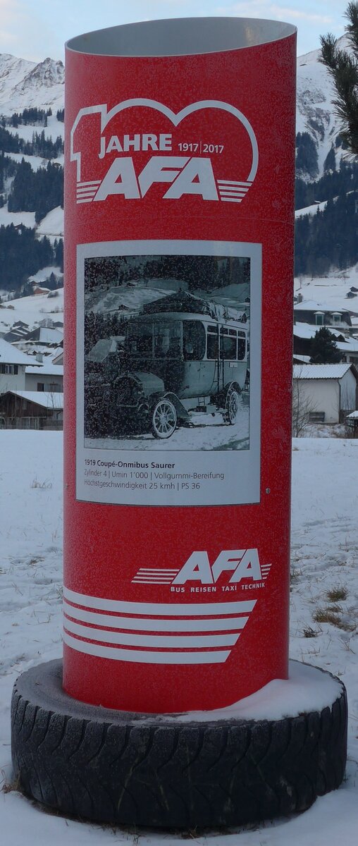 (177'635) - Plakats�ule f�r 100 Jahre 1917 2017 AFA am 7. Januar 2017 beim Bahnhof Frutigen