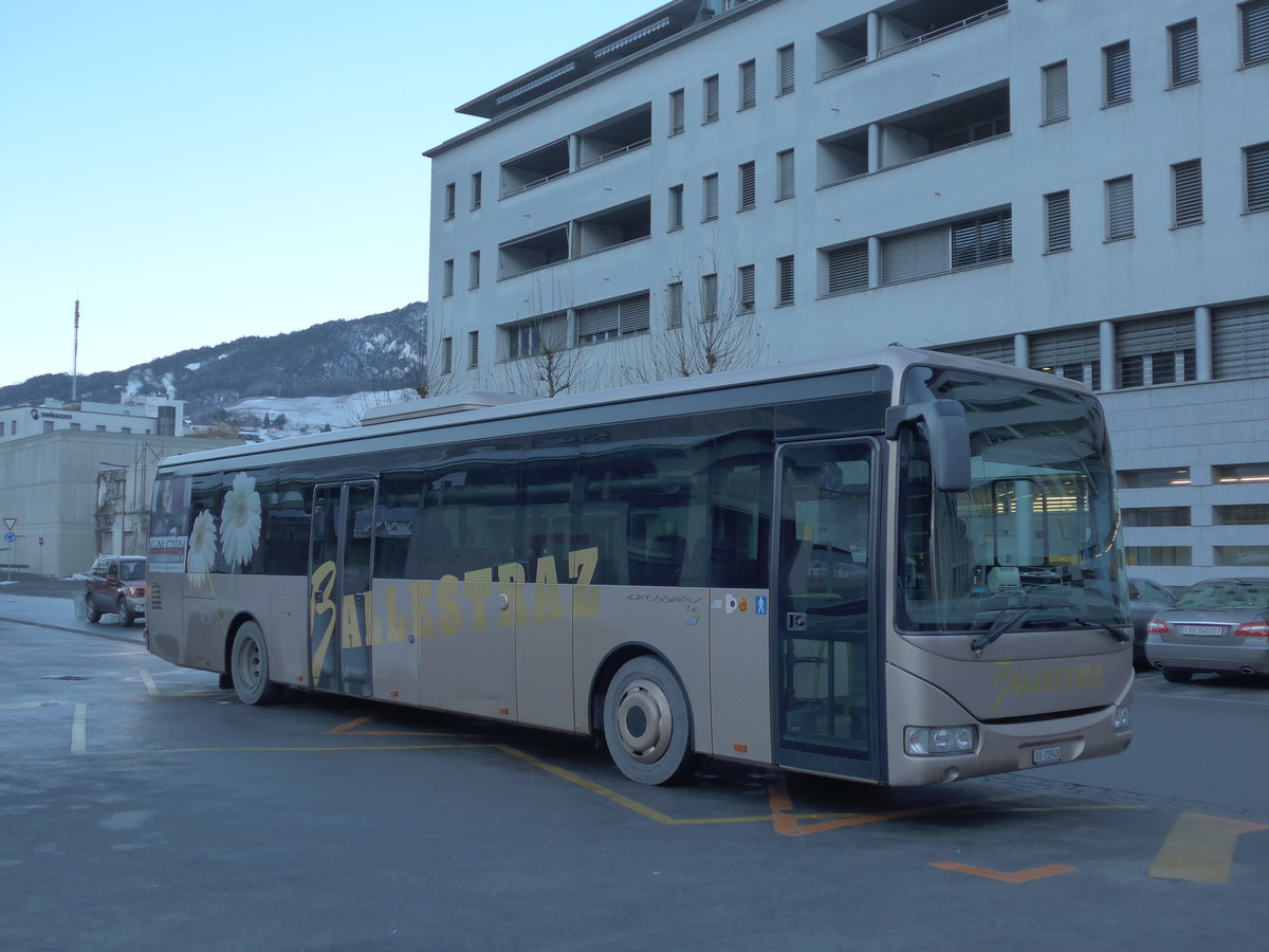 (178'080) - Ballestraz, Gr�ne - VS 22'948 - Irisbus am 21. Januar 2017 beim Bahnhof Sierre