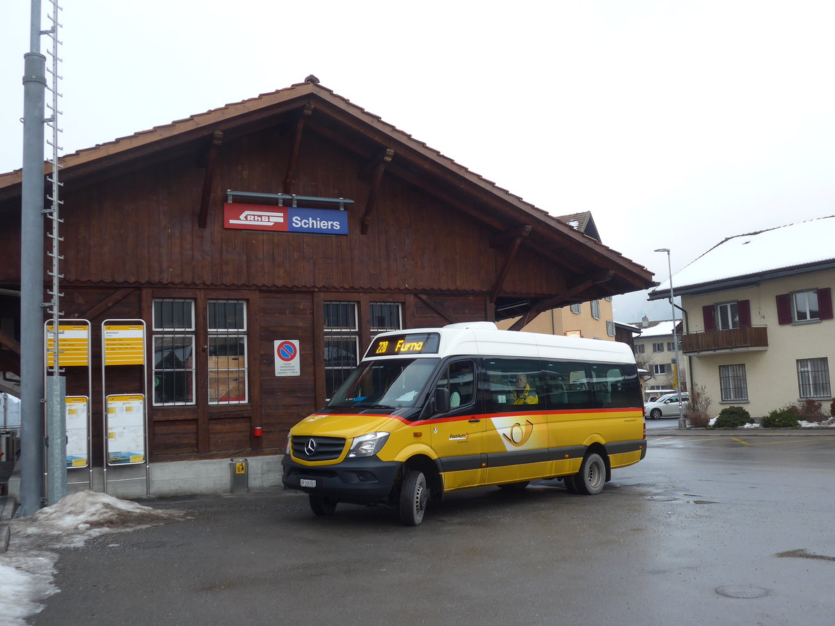 (178'376) - PostAuto Graub�nden - GR 168'862 - Mercedes am 9. Februar 2017 beim Bahnhof Schiers