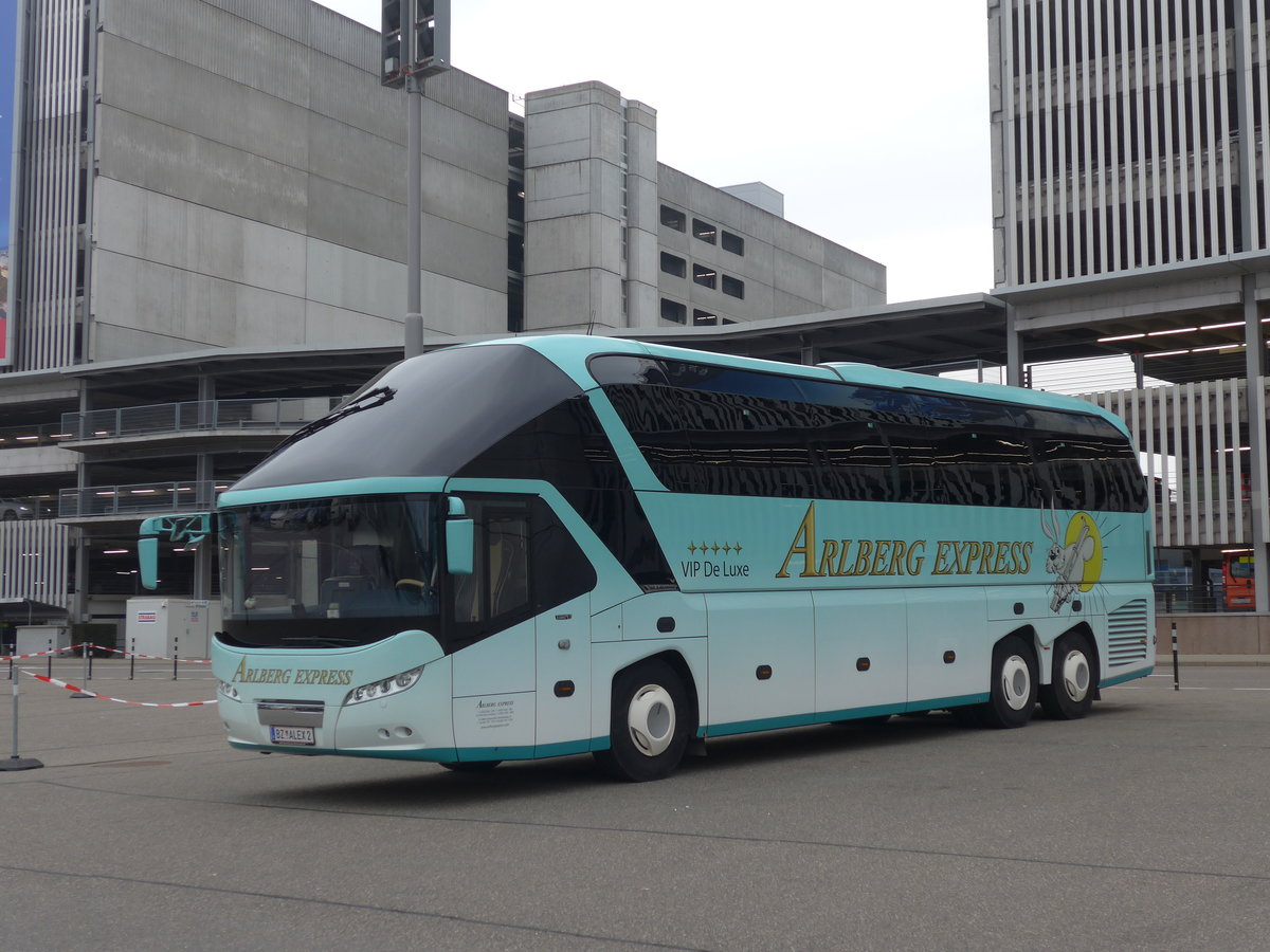 (178'497) - Aus Oesterreich: Fritz, Kl�sterle - BZ ALEX 2 - Neoplan am 10. Februar 2017 in Z�rich, Flughafen