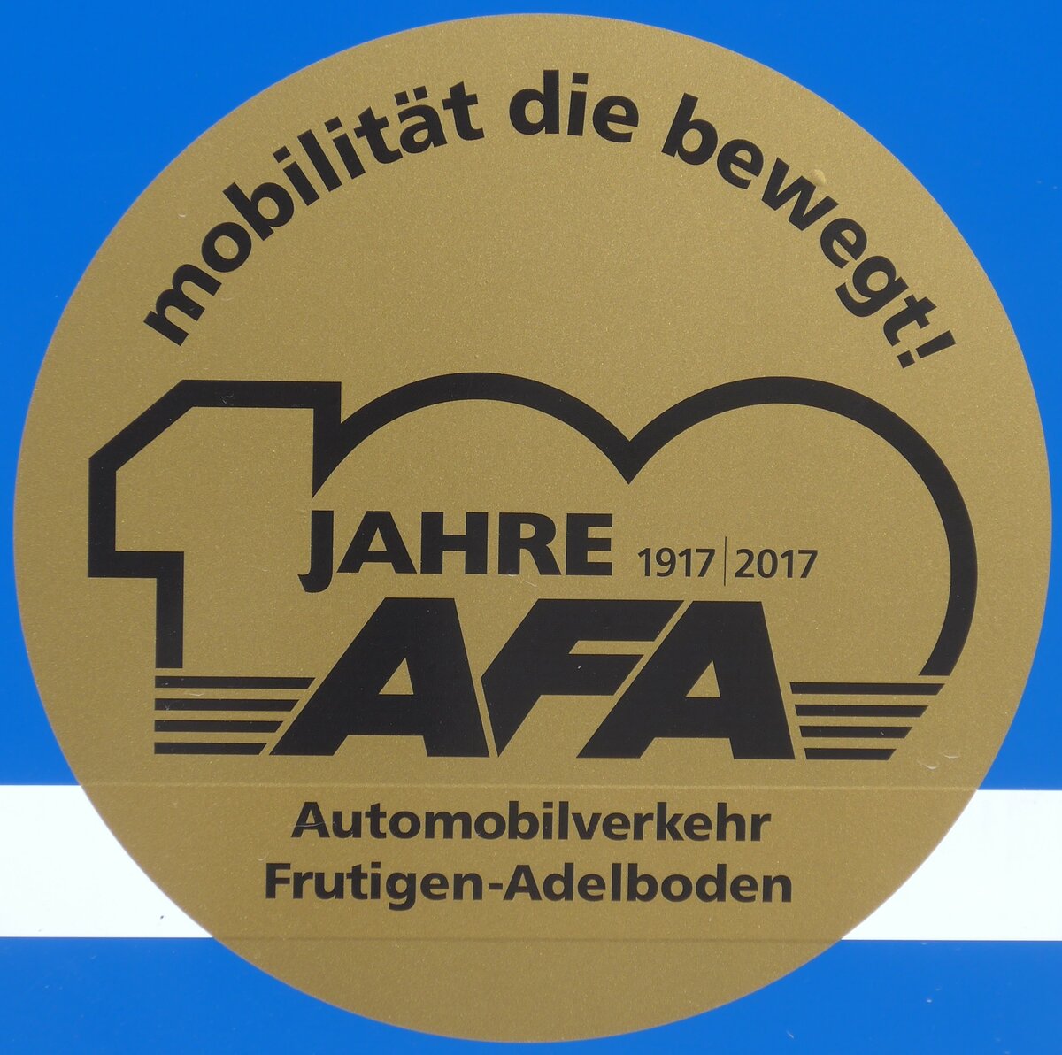 178'666) - Kleber zum Jubil�um 100 Jahre 1917 2017 AFA Automobilverkehr Frutigen-Adelboden am 19. Februar 2017 beim Bahnhof Lenk