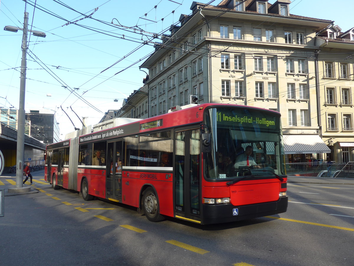 (178'857) - Bernmobil, Bern - Nr. 6 - NAW/Hess Gelenktrolleybus am 11. M�rz 2017 beim Bahnhof Bern