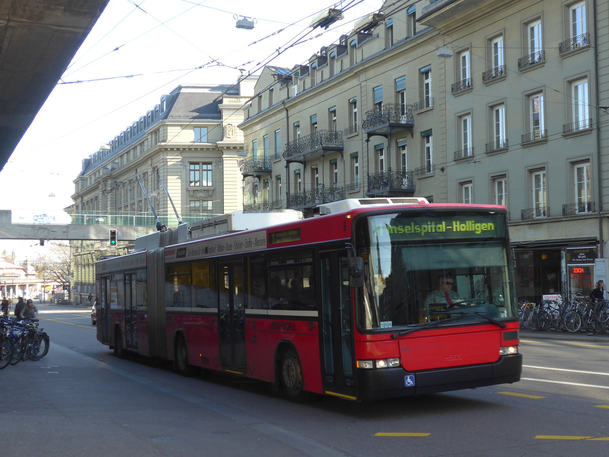 (178'860) - Bernmobil, Bern - Nr. 8 - NAW/Hess Gelenktrolleybus am 11. M�rz 2017 beim Bahnhof Bern