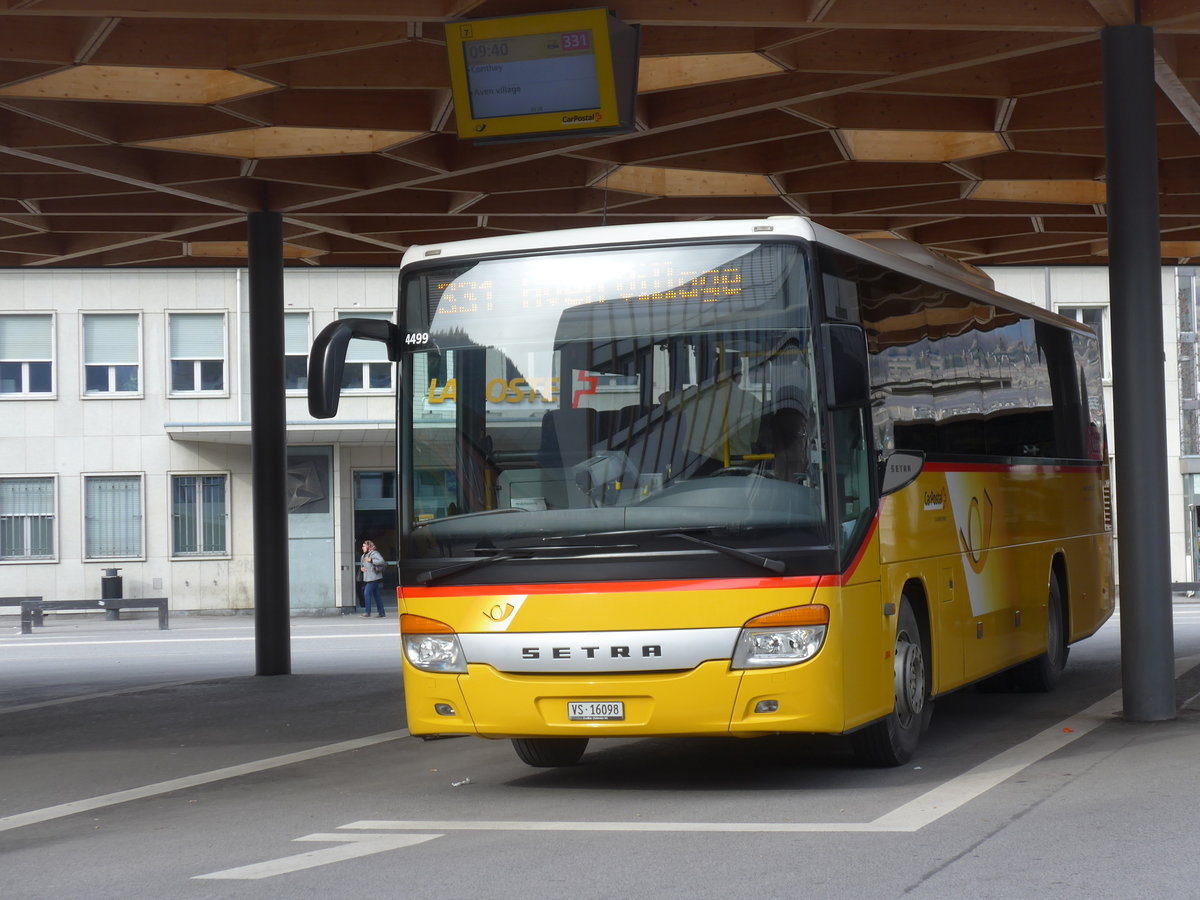 (178'947) - Ev�quoz, Erde - VS 16'098 - Setra am 12. M�rz 2017 beim Bahnhof Sion