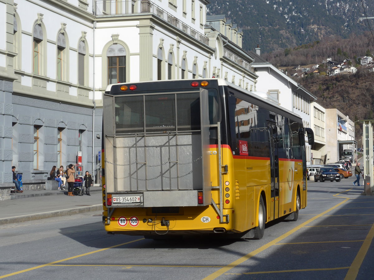 (178'980) - PostAuto Wallis - VS 354'602 - Irisbus am 12. M�rz 2017 beim Bahnhof Brig