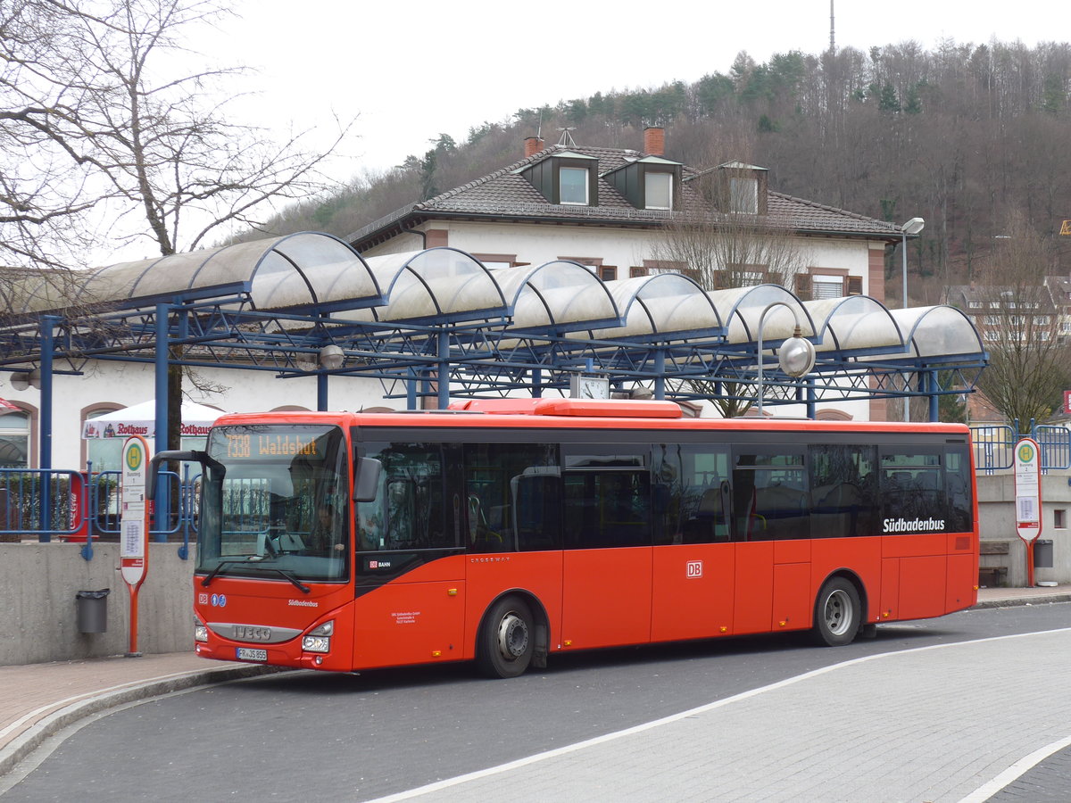 (179'014) - SBG Freiburg - FR-JS 855 - Iveco am 20. M�rz 2017 beim Bahnhof Waldshut