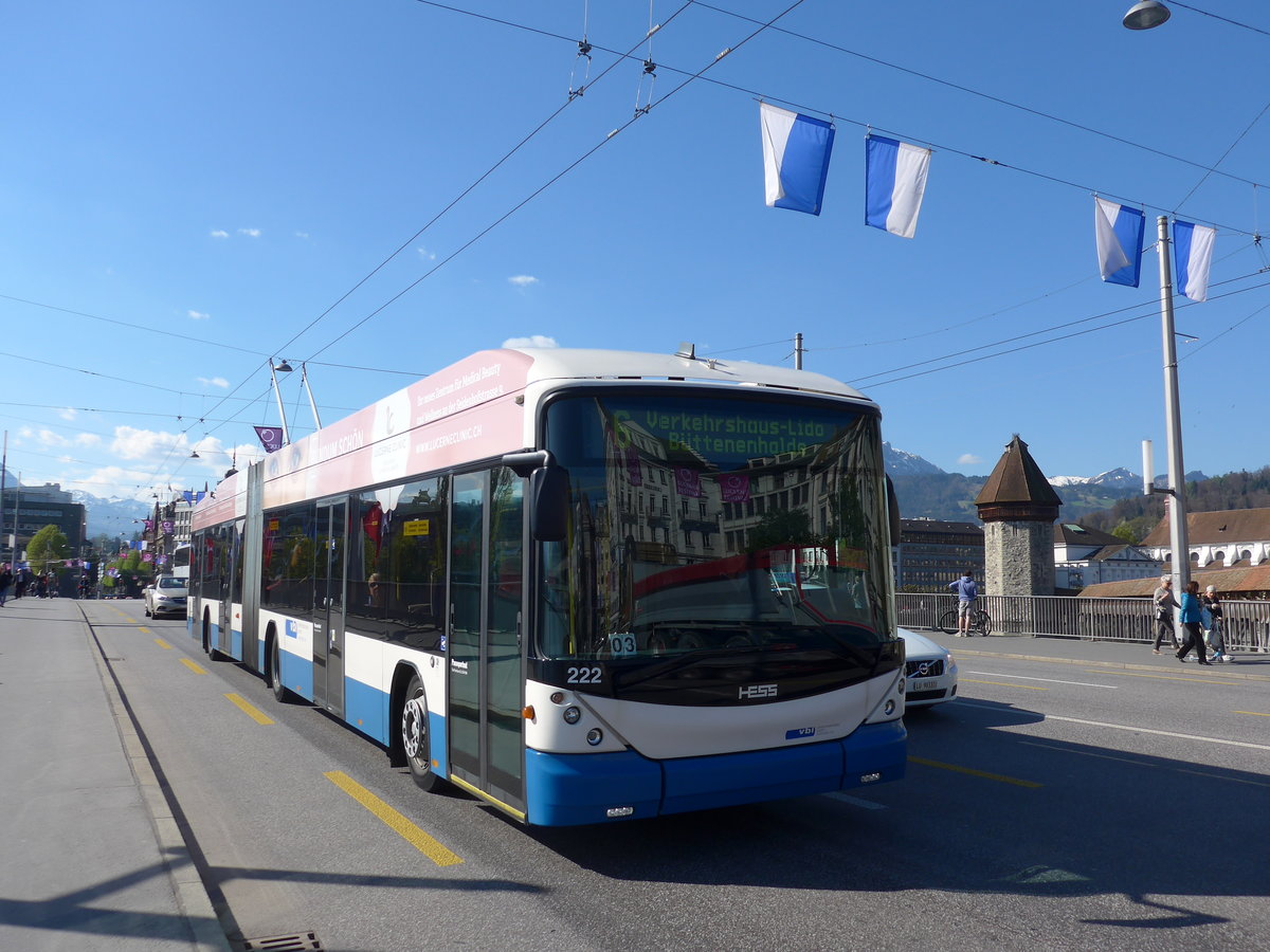 (179'447) - VBL Luzern - Nr. 222 - Hess/Hess Gelenktrolleybus am 10. April 2017 in Luzern, Bahnhofbr�cke