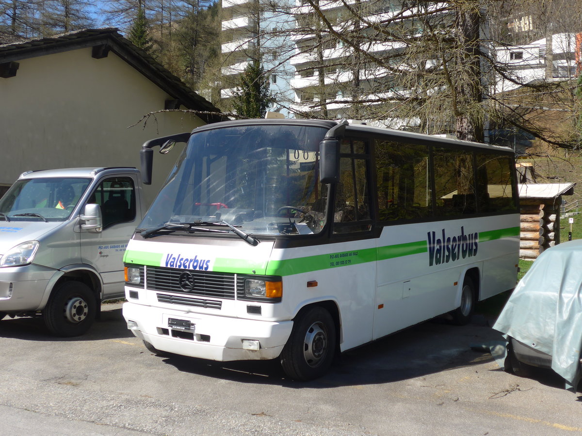 (179'556) - Valserbus, Vals - Mercedes/Auw�rter am 14. April 2017 in Vals, Therme