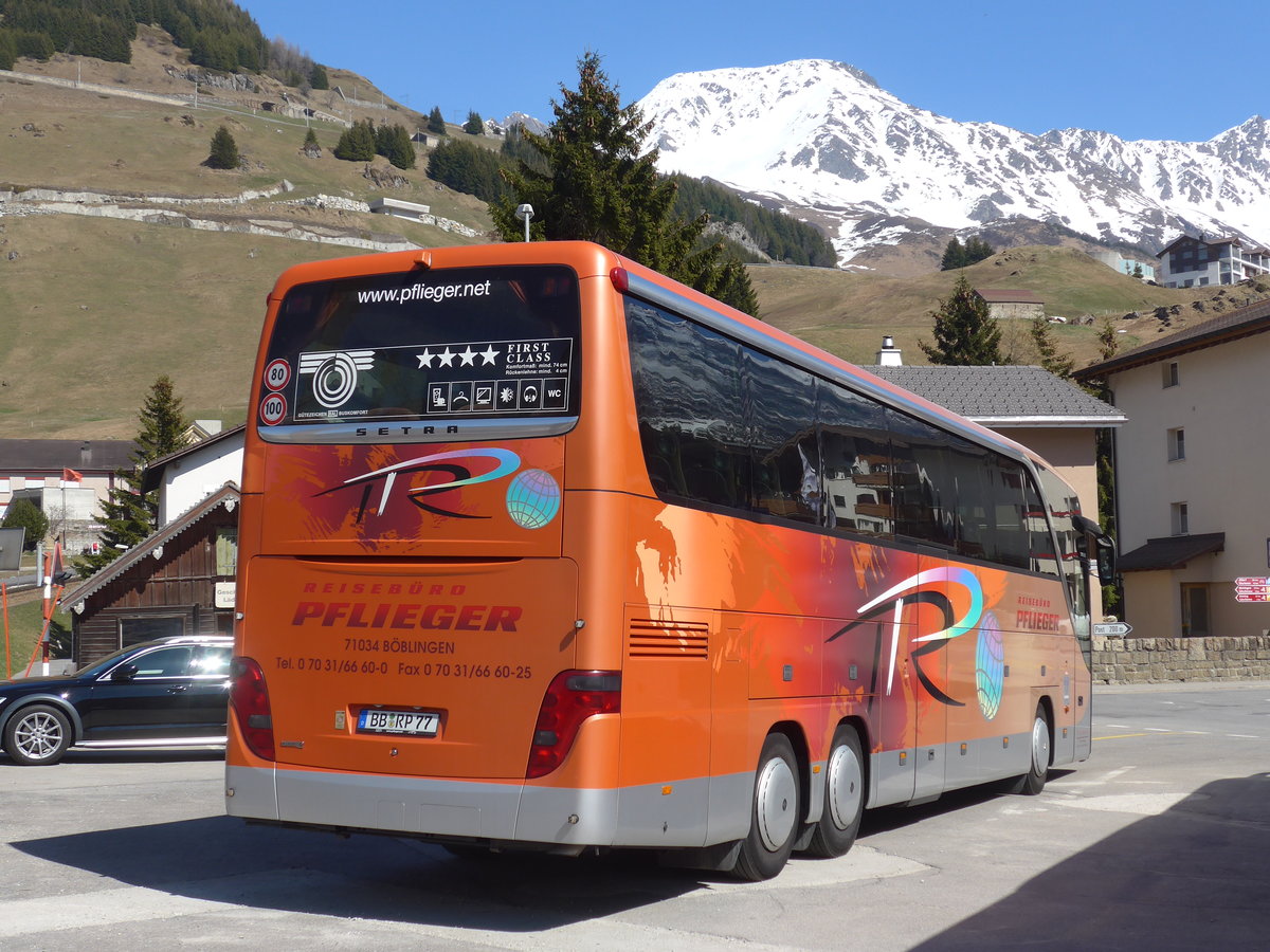 (179'604) - Aus Deutschland: Pflieger, B�blingen - BB-RP 77 - Setra am 14. April 2017 beim Bahnhof Andermatt