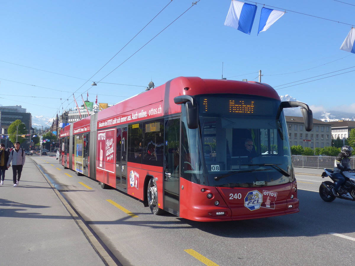 (179'763) - VBL Luzern - Nr. 240 - Hess/Hess Doppelgelenktrolleybus am 29. April 2017 in Luzern, Bahnhofbr�cke