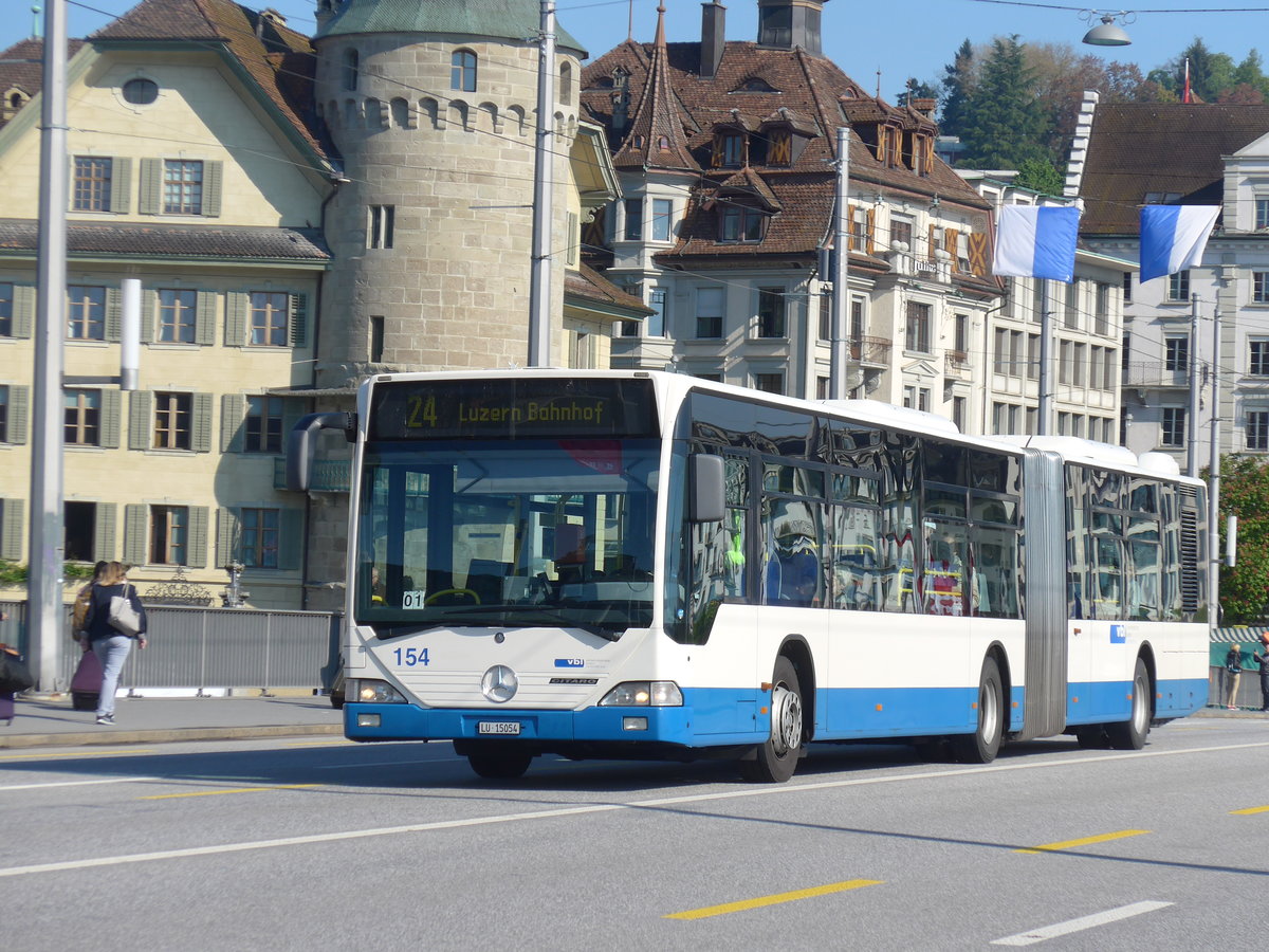 (179'776) - VBL Luzern - Nr. 154/LU 15'054 - Mercedes am 29. April 2017 in Luzern, Bahnhofbr�cke
