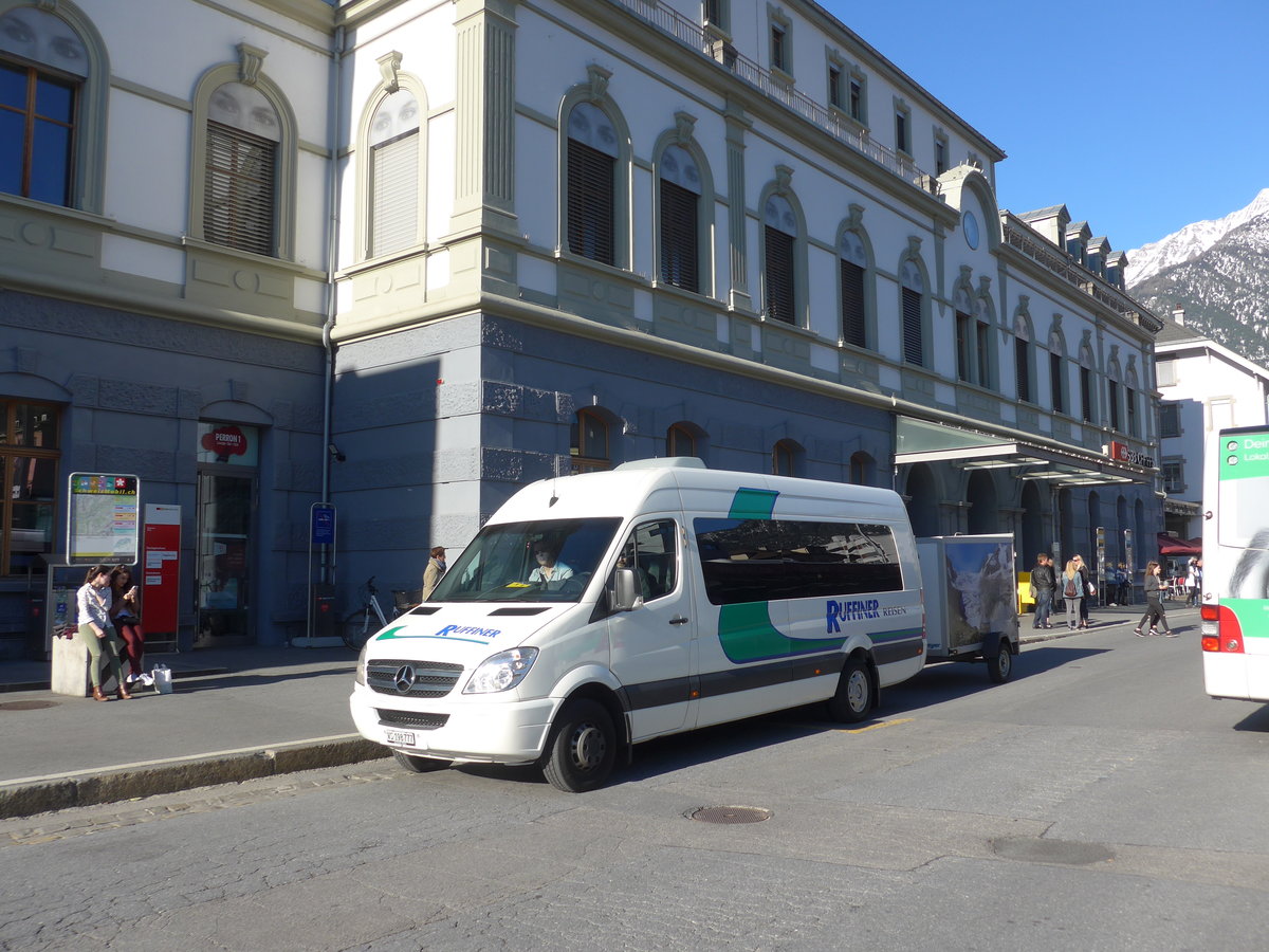 (179'916) - Ruffiner, Turtmann - VS 198'777 - Mercedes am 29. April 2017 beim Bahnhof Brig