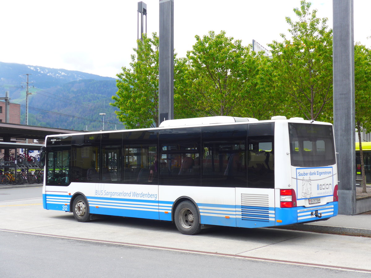 (180'018) - BSW Sargans - Nr. 312/SG 297'504 - MAN/G�ppel am 4. Mai 2017 beim Bahnhof Sargans