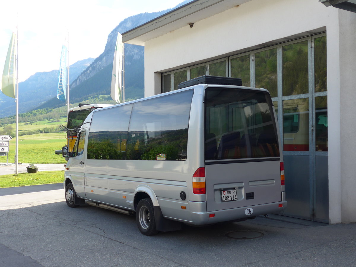 (180'484) - Mark, Andeer - GR 108'114 - Mercedes am 23. Mai 2017 in Andeer, Garage
