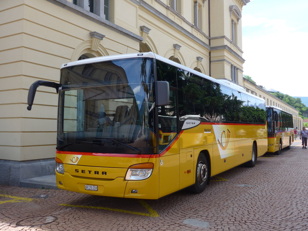 (180'521) - PostAuto Graub�nden - GR 170'159 - Setra am 23. Mai 2017 beim Bahnhof Bellinzona