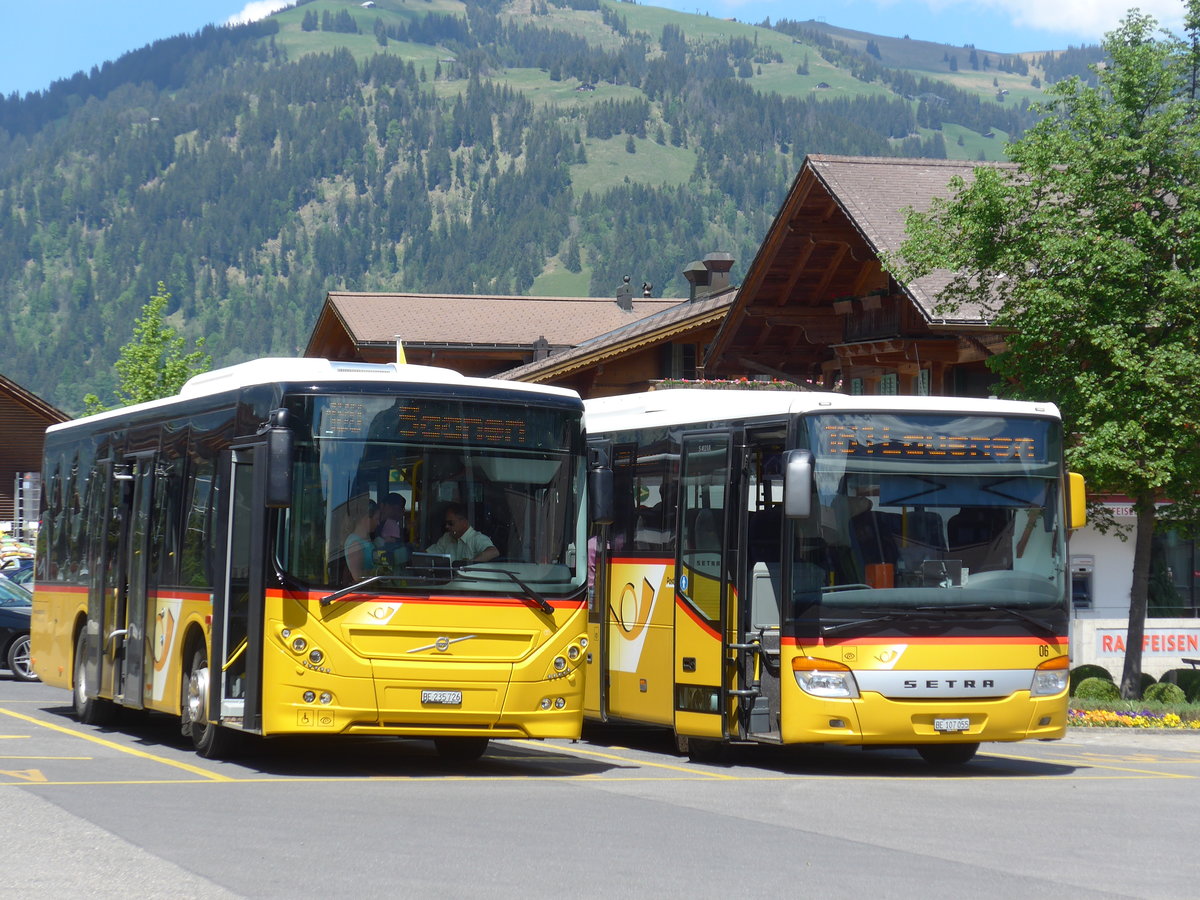 (180'780) - K�bli, Gstaad - BE 235'726 - Volvo am 26. Mai 2017 beim Bahnhof Gstaad