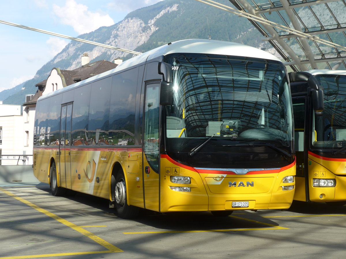 (181'110) - PostAuto Graub�nden - GR 173'205 - MAN am 15. Juni 2017 in Chur, Postautostation