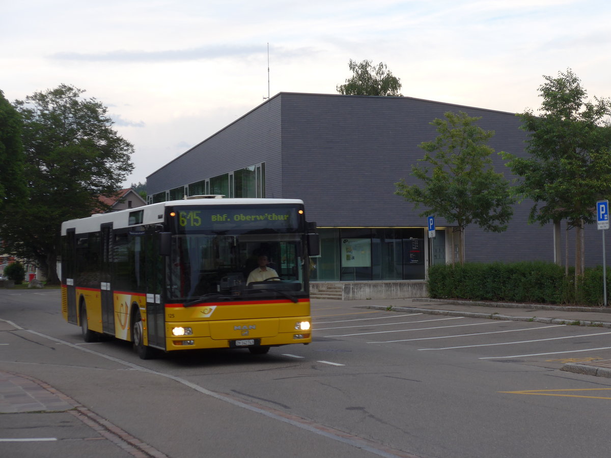 (181'137) - Moser, Flaach - Nr. 125/ZH 142'743 - MAN (ex PostAuto Z�rich Nr. 125; ex PostAuto Z�rich Nr. 4; ex P 25'588) am 15. Juni 2017 in Wiesendangen, Gemeindehaus
