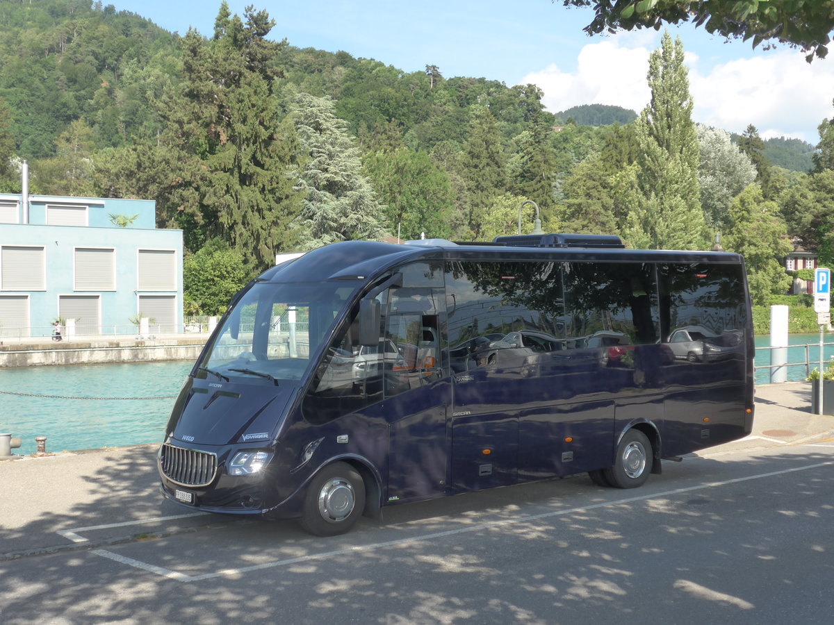 (181'147) - Busmiete, M�nchenstein - FR 288'335 - Iveco/Sitcar am 17. Juni 2017 bei der Schiffl�ndte Thun