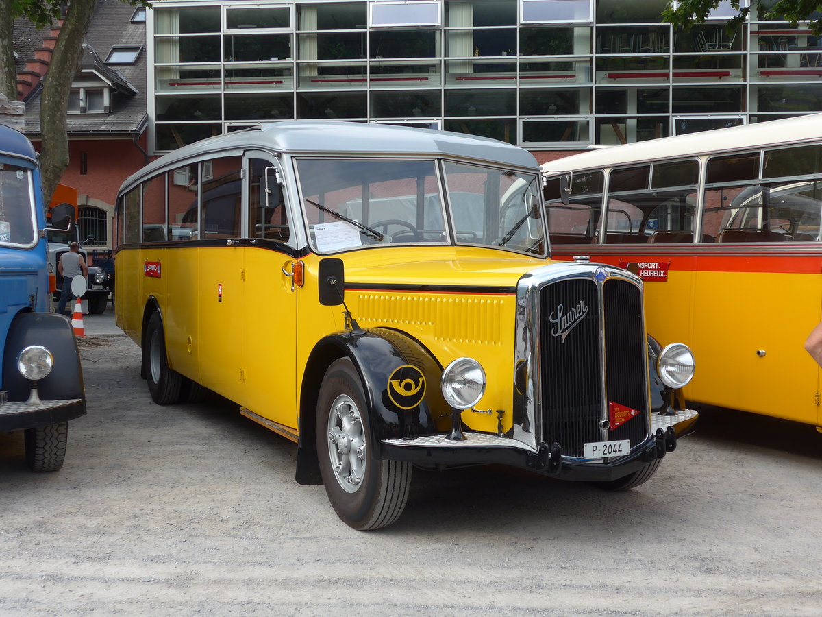 (181'247) - Schmutz, Vaulruz -  P 2044  - Saurer/Saurer (ex Nestl�; ex P 23'019; ex P 2044) am 24. Juni 2017 in Aigle, Saurertreffen