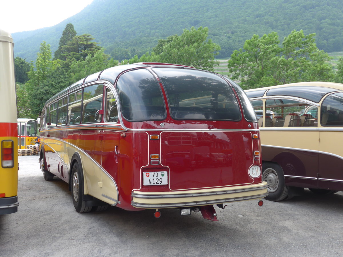 (181'297) - Riviera Carburant Lavage, St-L�gier - VD 4129 - FBW/R&J (ex Siegenthaler, Gr�nenmatt; ex Heini, Z�rich; ex TSG Blumenstein Nr. 1) am 24. Juni 2017 in Aigle, Saurertreffen