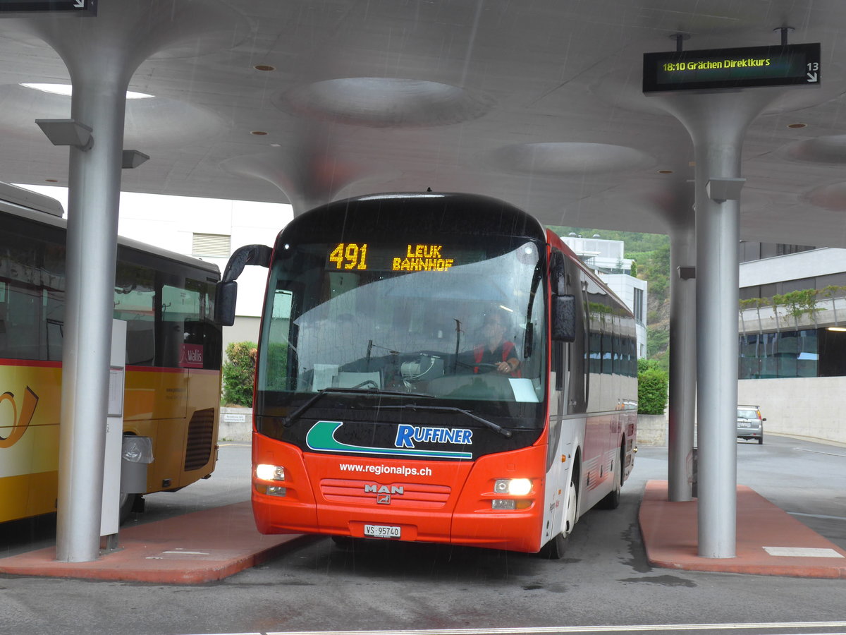 (181'871) - Ruffiner, Turtmann - VS 95'740 - MAN (ex Th�sac, D-Windischleuba) am 9. Juli 2017 beim Bahnhof Visp