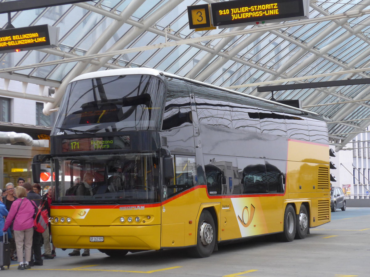 (182'232) - PostAuto Graub�nden - GR 162'999 - Neoplan am 24. Juli 2017 in Chur, Postautostation