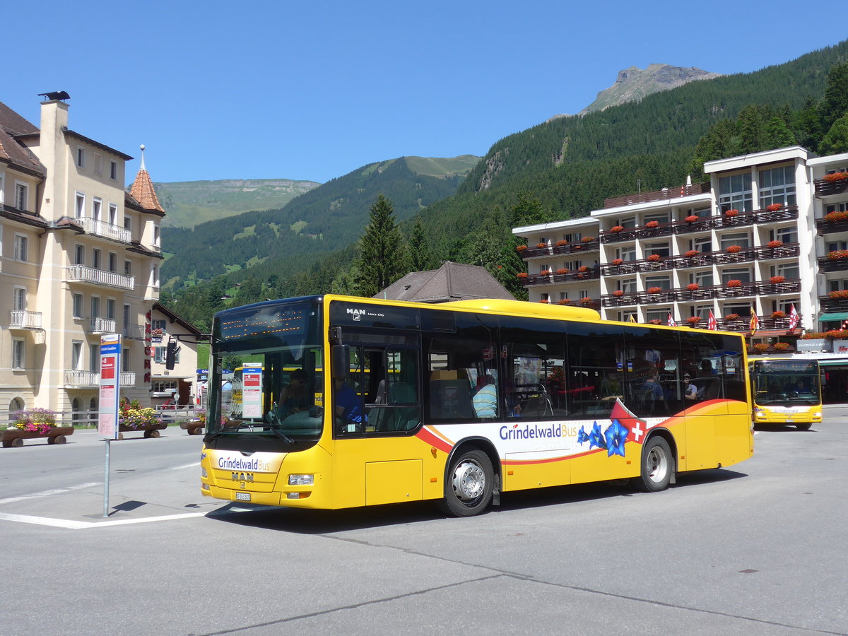 (182'349) - AVG Grindelwald - Nr. 19/BE 363'305 - MAN/G�ppel am 30. Juli 2017 beim Bahnhof Grindelwald