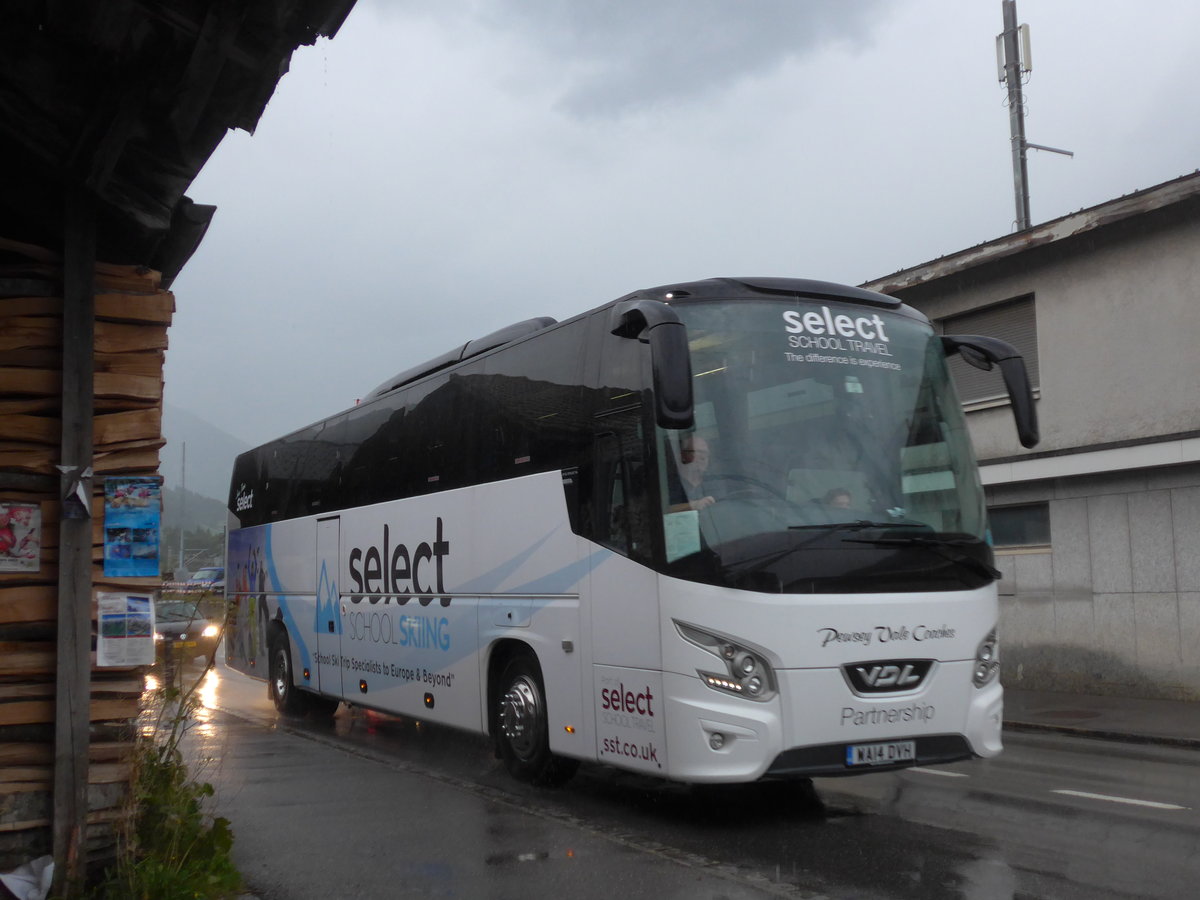 (182'418) - Aus England: Select, Burgess Hill - WA14 DVH - VDL am 31. Juli 2017 beim Bahnhof Reichenbach