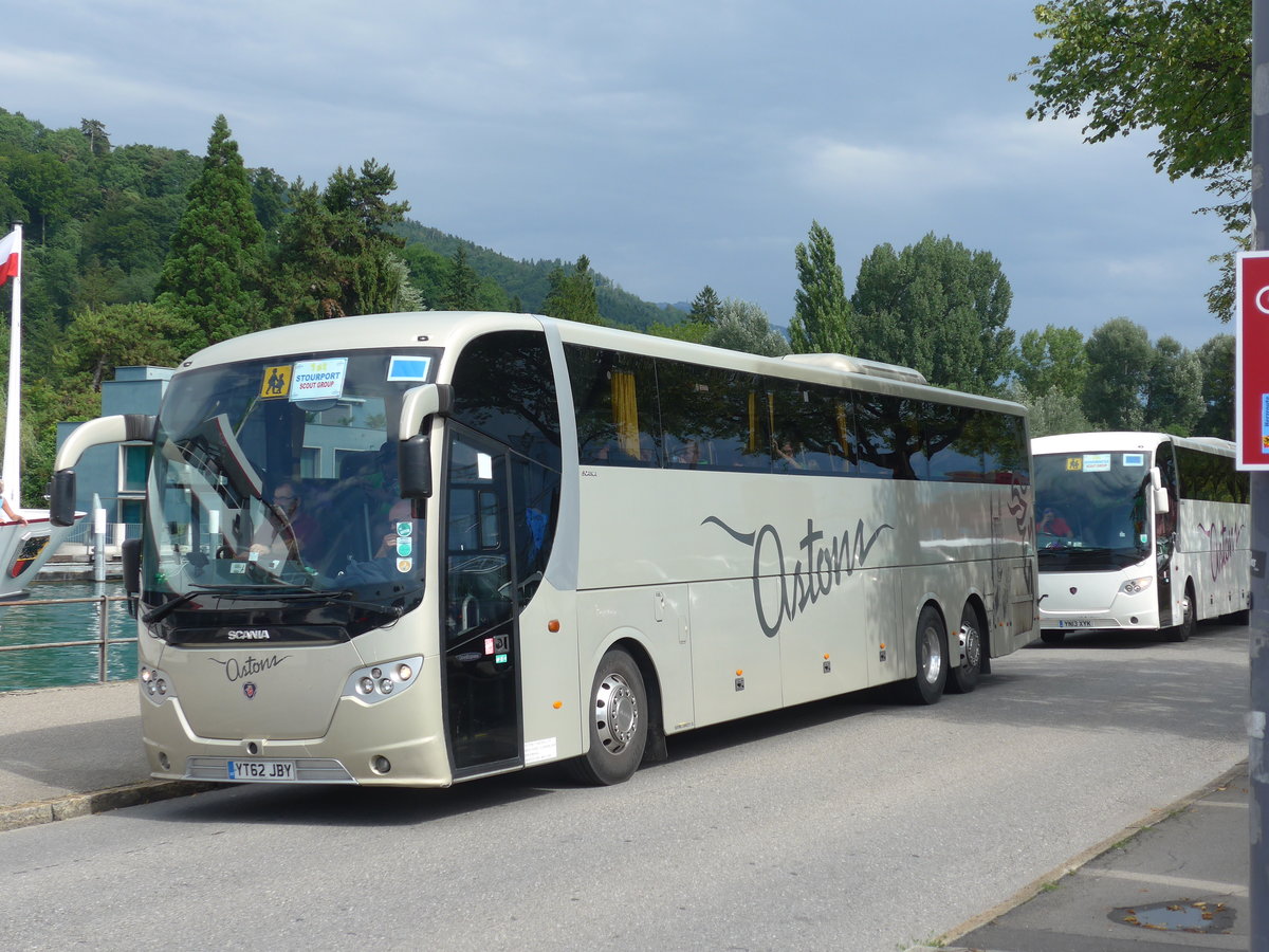 (182'464) - Aus England: Astons, Worcester - YT62 JBY - Scania am 31. Juli 2017 bei der Schiffl�ndte Thun