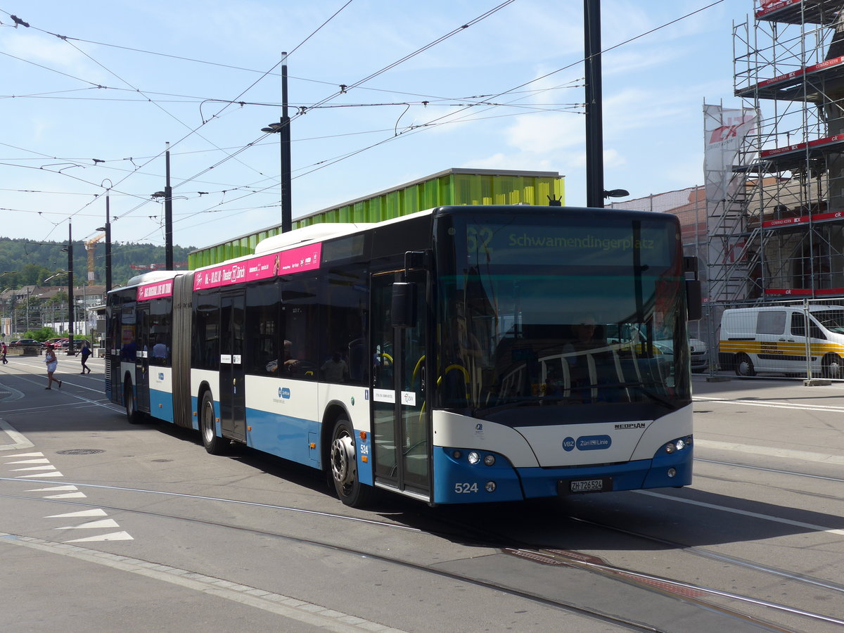 (182'635) - VBZ Z�rich - Nr. 524/ZH 726'524 - Neoplan am 3. August 2017 beim Bahnhof Z�rich-Oerlikon